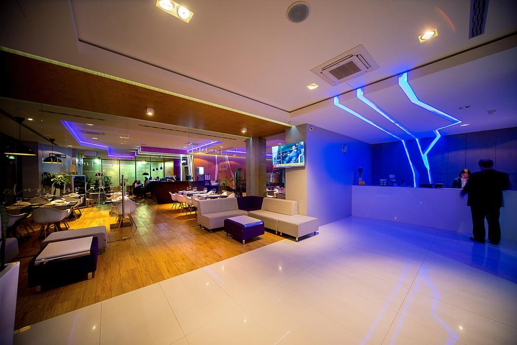 Rest Apartments Вроцлав Экстерьер фото